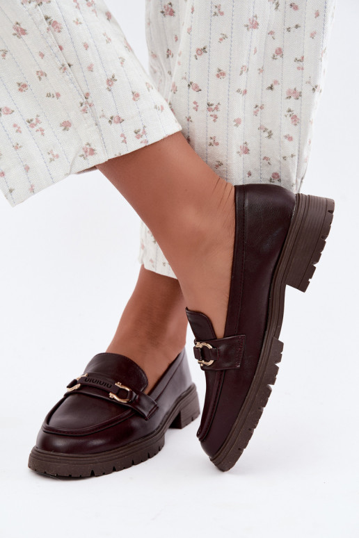 Mocassins femininos com detalhes elegantes na cor bordô Brika
