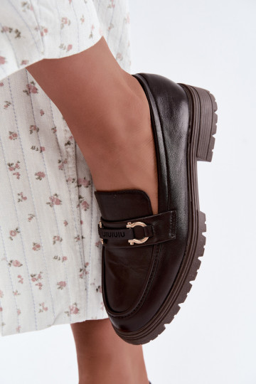 Mocassins femininos com detalhes elegantes na cor chocolate Brika