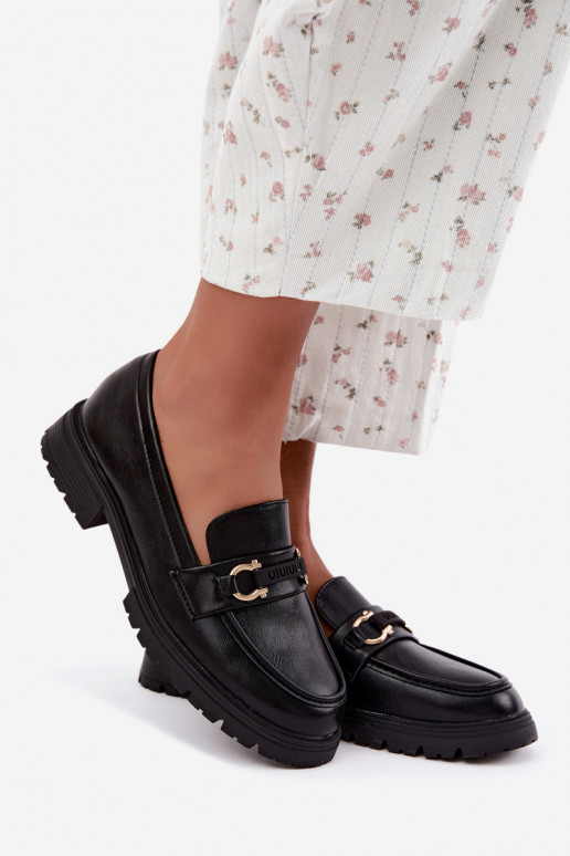 Mocassins femininos com detalhes elegantes na cor preta Brika