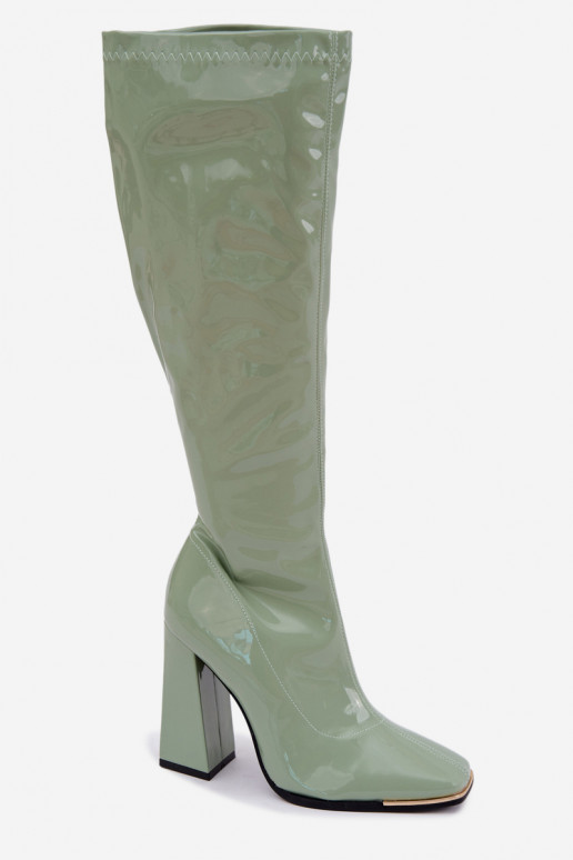 botas altas com efeito verniz e salto na cor verde Mlokva