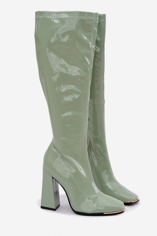 botas altas com efeito verniz e salto na cor verde Mlokva