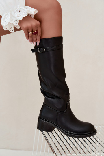 botas altas femininas com salto baixo e fivelas na cor preta Orlisa 2