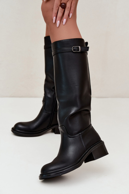 botas altas femininas com salto baixo e fivelas na cor preta Orlisa