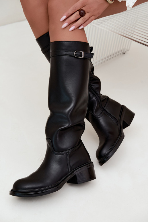 botas altas femininas com salto baixo e fivelas na cor preta Orlisa