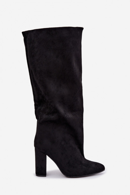 botas altas slip-on com salto na cor preta Emeline