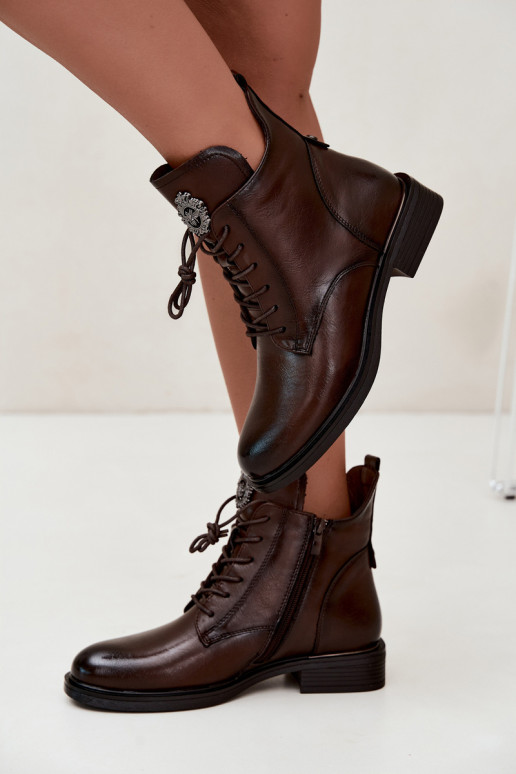 Botins castanhos chocolate com saltos largos e ornamentos Leonise