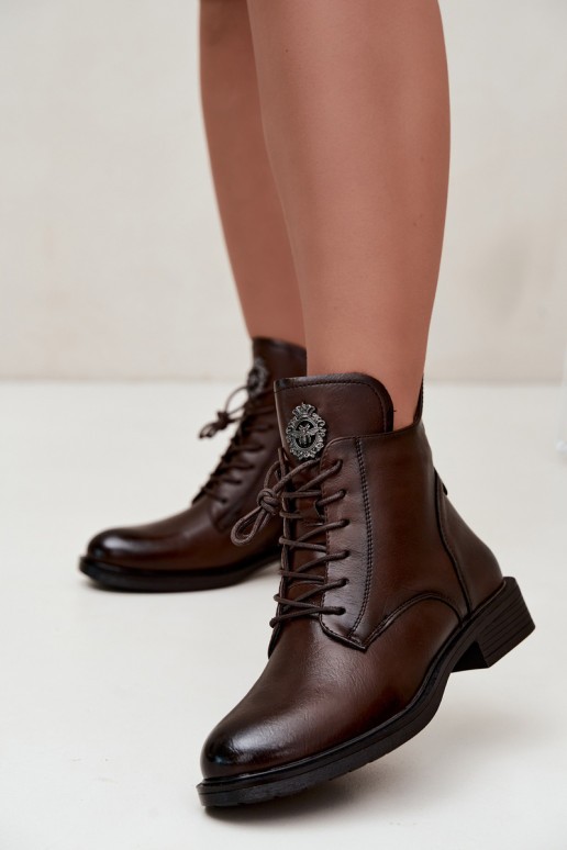 Botins castanhos chocolate com saltos largos e ornamentos Leonise