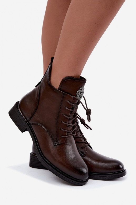 Botins castanhos chocolate com saltos largos e ornamentos Leonise