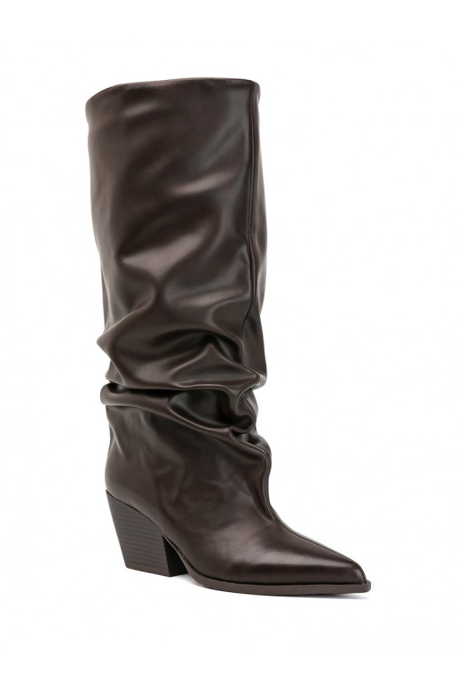 Botas altas femininas com parte superior curva e saltos na cor chocolate Durela