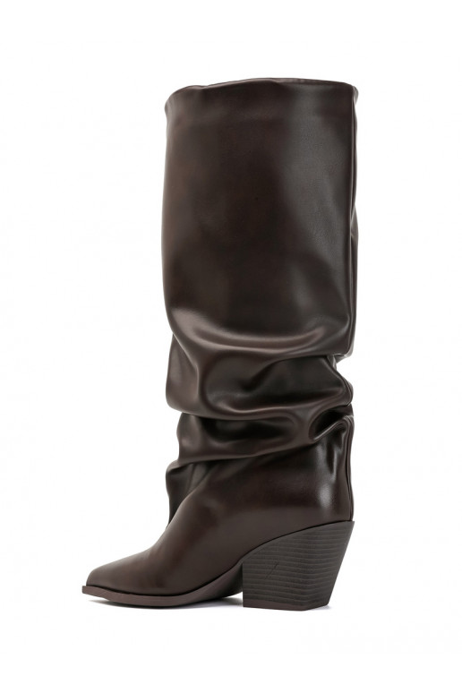 Botas altas femininas com parte superior curva e saltos na cor chocolate Durela