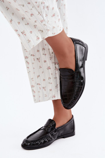 Mocassins brilhantes femininos com babados na cor preta Dulcy