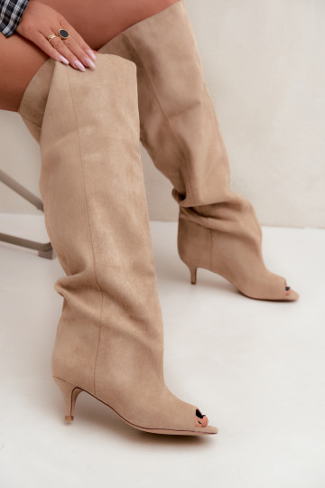 Botas altas com cano alto e bico aberto em areia Henya