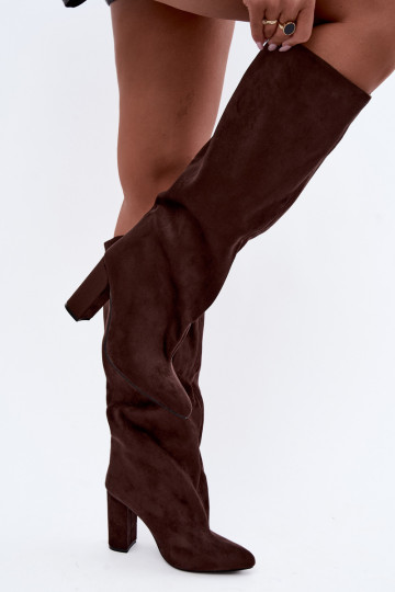 Botins com salto em chocolate Adoria 2