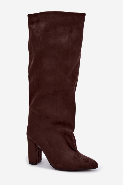 Botins com salto em chocolate Adoria
