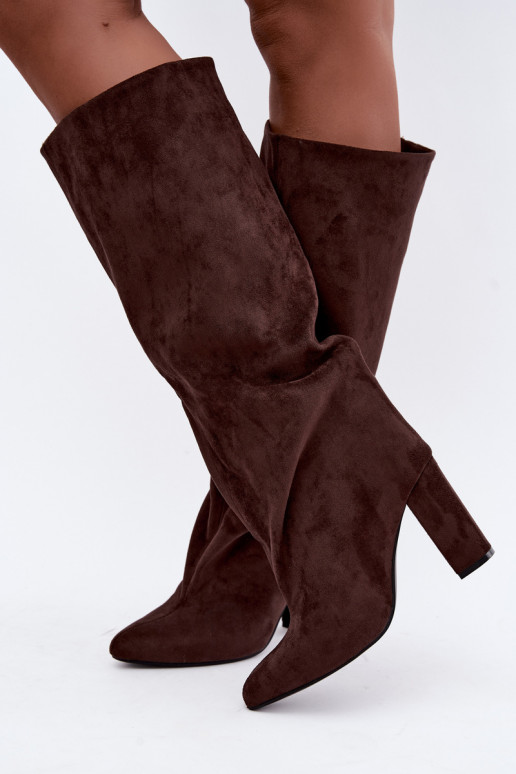 Botins com salto em chocolate Adoria