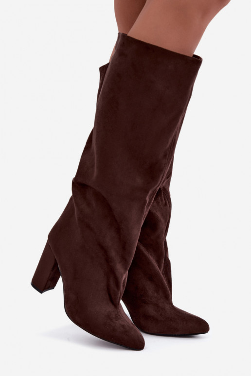 Botins com salto em chocolate Adoria
