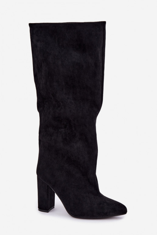 Botins com salto em preto Adoria