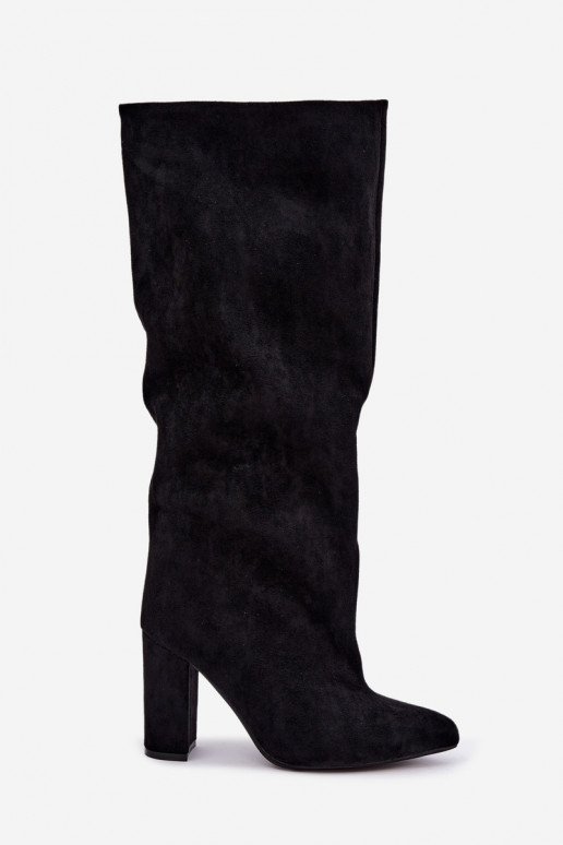 Botins com salto em preto Adoria