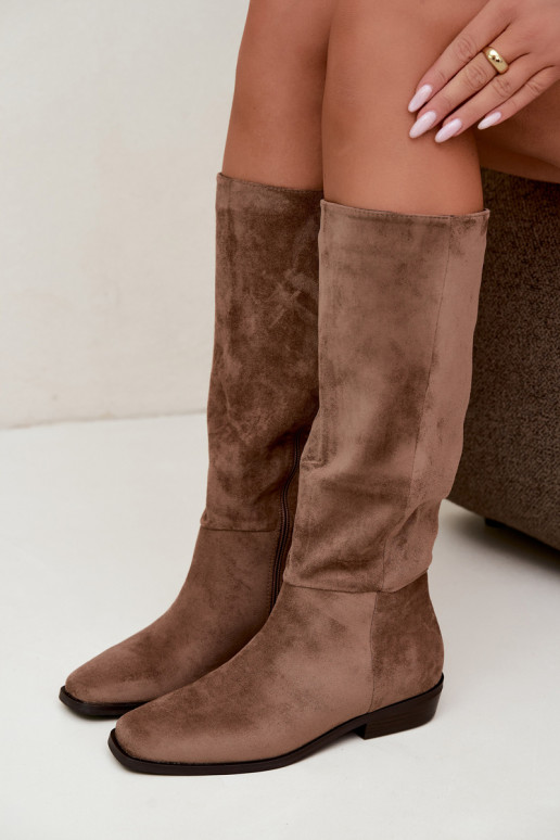 Botas altas femininas com salto baixo em areia Feretta