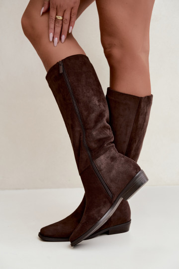Botas altas femininas com salto baixo em chocolate Feretta