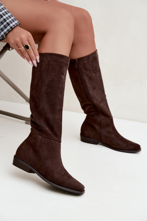 Botas altas femininas com salto baixo em chocolate Feretta