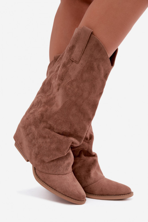 Botas altas de estilo cowboy enrugadas com saltos e cano costurado castanho Ives