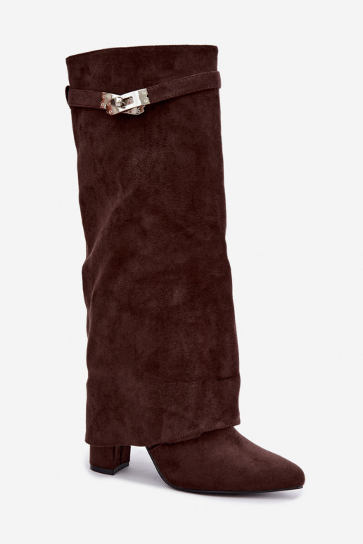 Botas altas femininas acolchoadas com cano costurado e saltos chocolate Salia