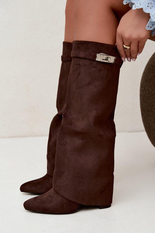 Botas altas femininas acolchoadas com cano costurado e saltos chocolate Salia