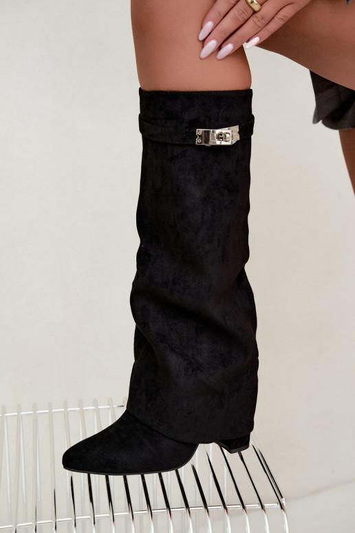 Botas altas femininas acolchoadas com cano costurado e saltos pretos Salia