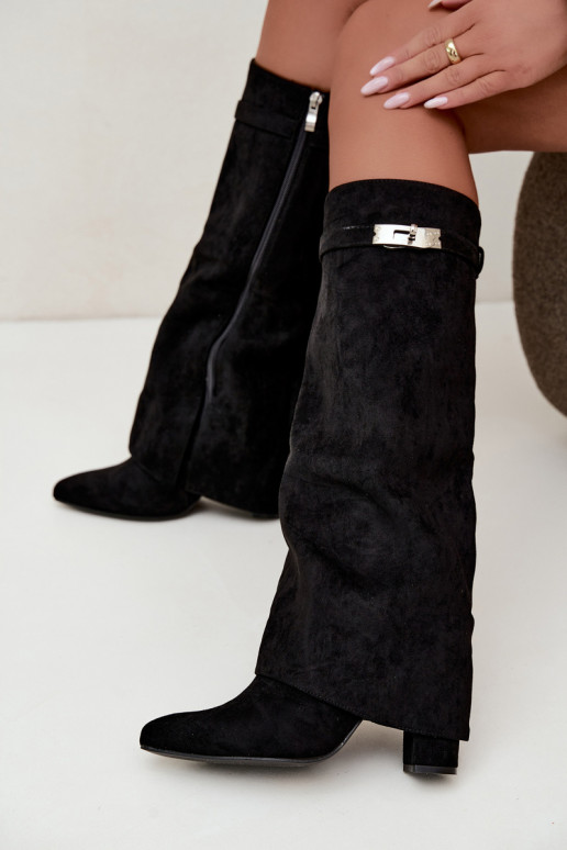 Botas altas femininas acolchoadas com cano costurado e saltos pretos Salia