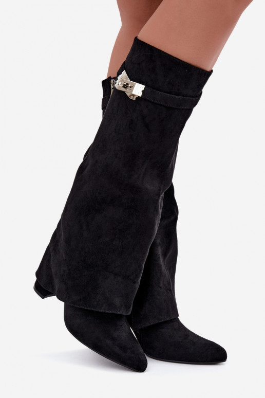 Botas altas femininas acolchoadas com cano costurado e saltos pretos Salia