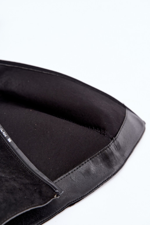 Botas femininas de estilo cowboy acima do joelho com salto bloco na cor preta Noeline