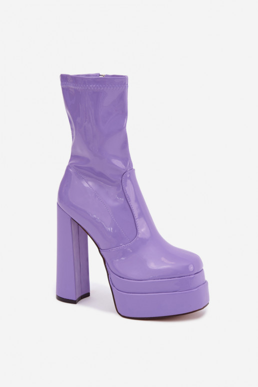 Botins envernizados com plataforma na cor violeta Lotisha