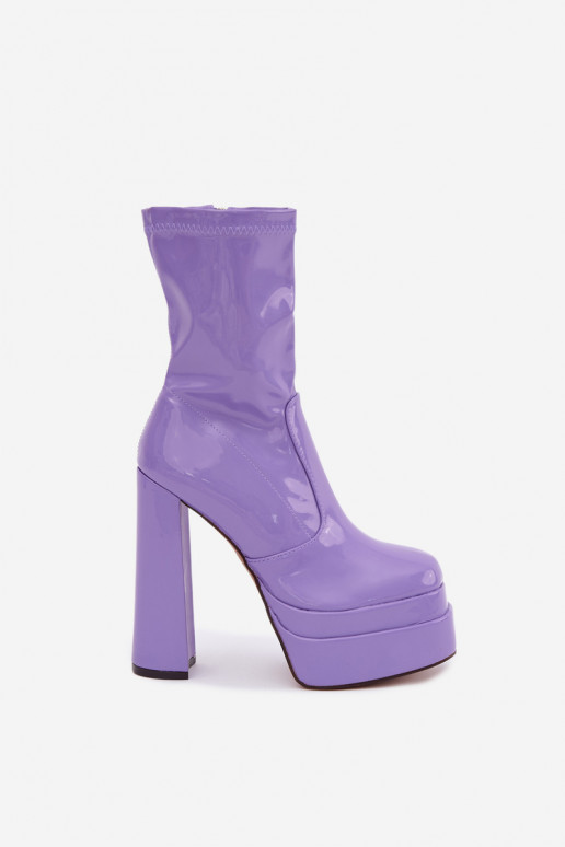 Botins envernizados com plataforma na cor violeta Lotisha