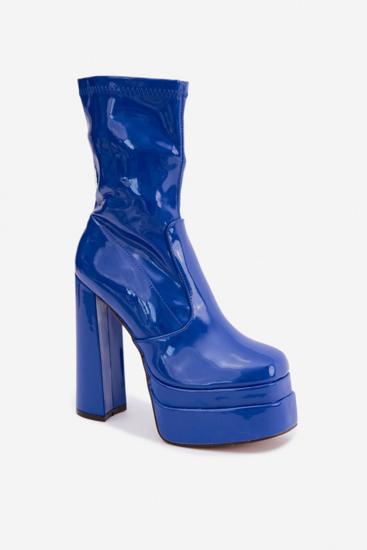 Botins envernizados com plataforma na cor azul escuro Lotisha