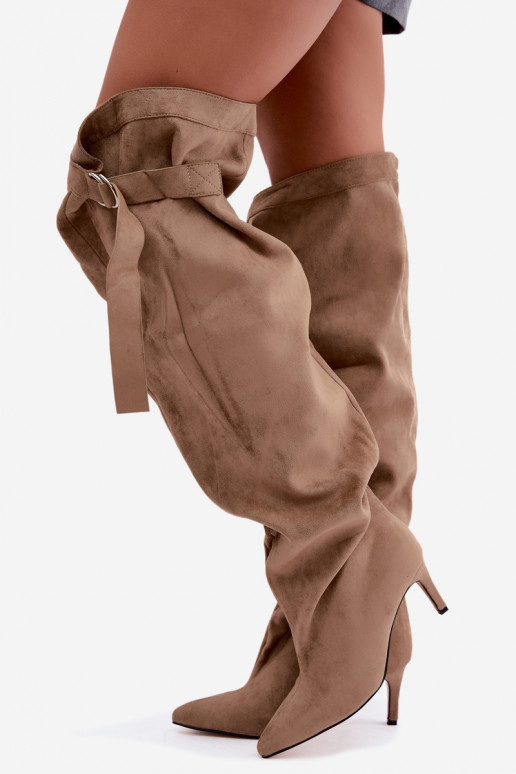 Botas femininas slip-on acima do joelho com salto na cor areia Rosena