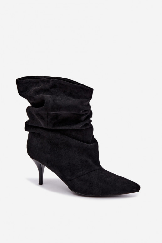 Botins slouchy femininos com salto fino na cor preta Harissa
