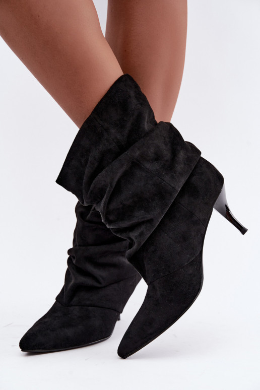 Botins slouchy femininos com salto fino na cor preta Harissa