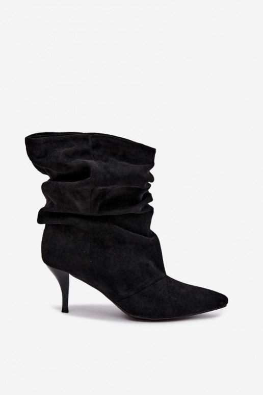Botins slouchy femininos com salto fino na cor preta Harissa