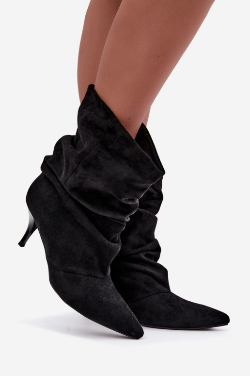 Botins slouchy femininos com salto fino na cor preta Harissa