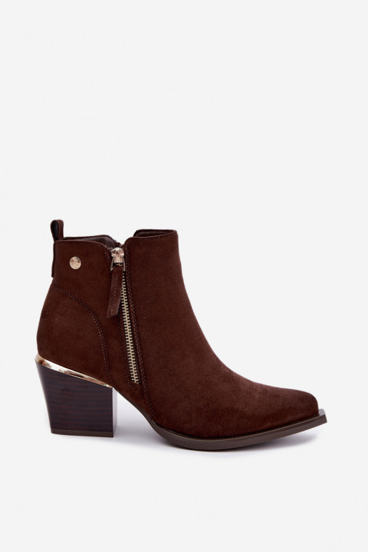 Botins de estilo cowboy com fecho decorativo, chocolate Jarelia