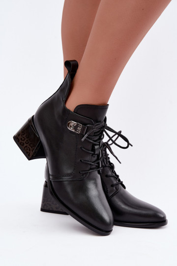 Botins de couro isolados femininos Klocke, pretos Pirelia 2