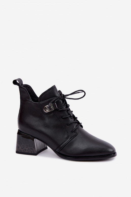 Botins de couro isolados femininos Klocke, pretos Pirelia