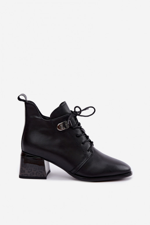 Botins de couro isolados femininos Klocke, pretos Pirelia