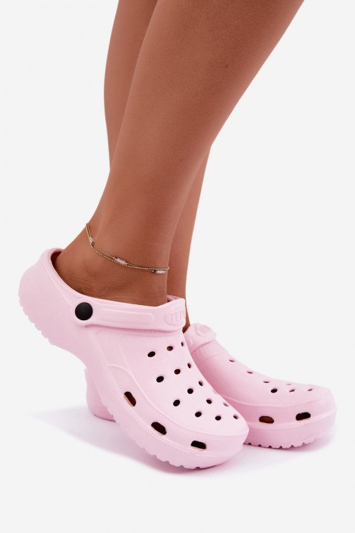 Tamancos leves cor rosa Aderis