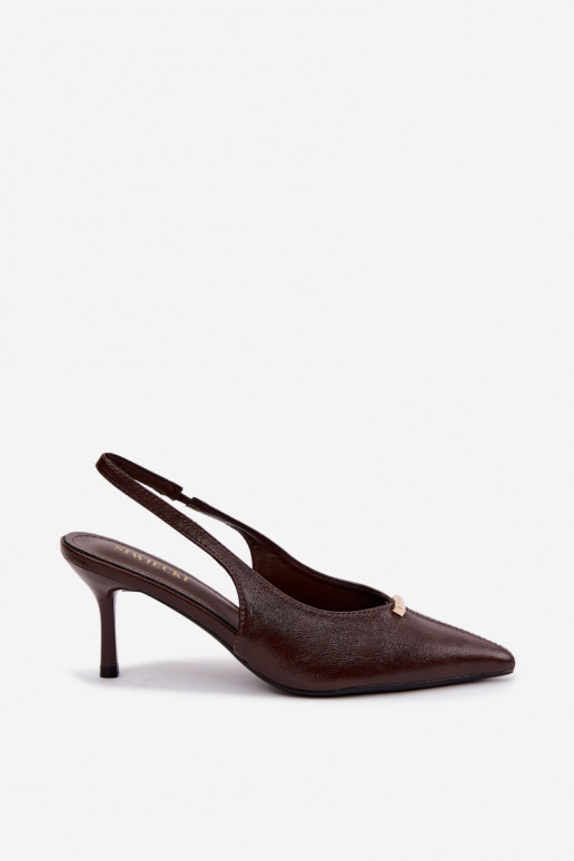 Sapatos de salto altos cor chocolate Inessae com detalhes decorativos