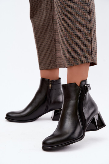 Botins femininos em couro sintético com saltos isolados Zazoo 60563 na cor preta