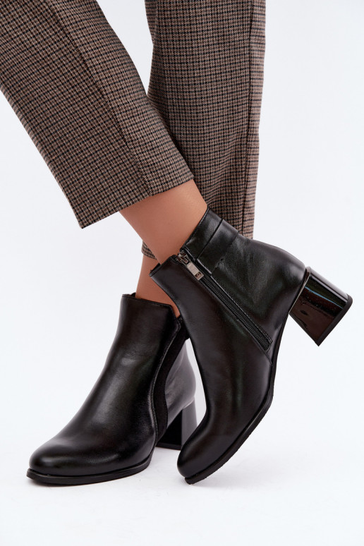 Botins femininos em couro sintético com saltos isolados Zazoo 60563 na cor preta