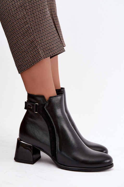 Botins femininos em couro sintético com saltos isolados Zazoo 60563 na cor preta
