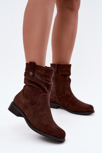 Botins isolados com babados e saltos largos S.Barski HY62-8102 na cor chocolate